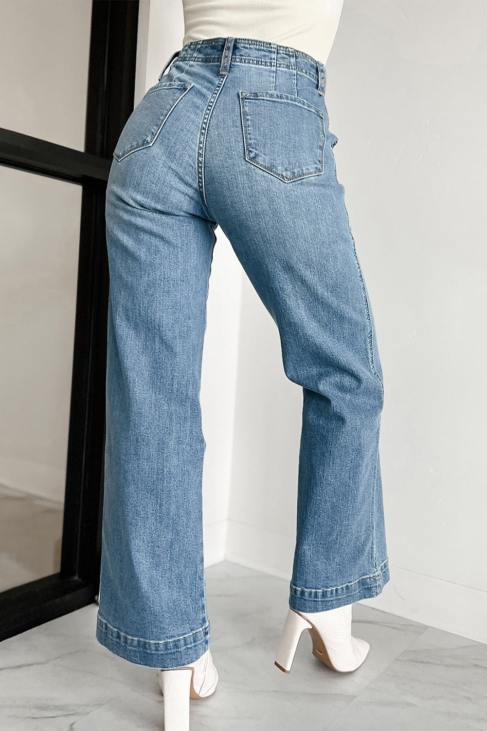 Medium Wash Straight Loose Jeans March.